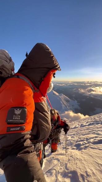 西藏登山队成功登顶K2，创造历史