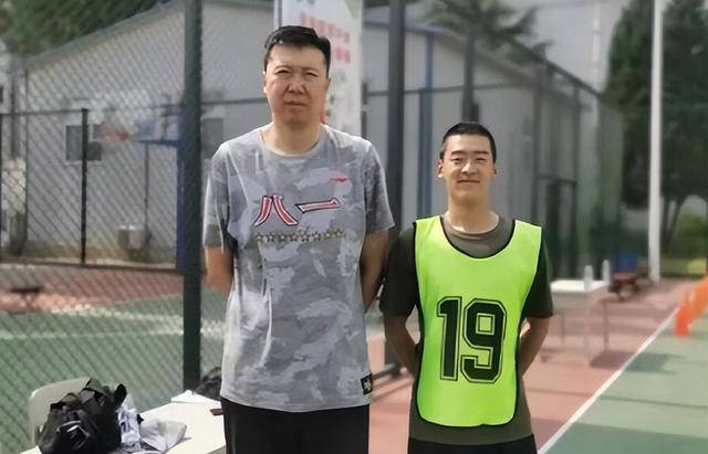 中国篮球名宿访谈:94黄金一代的辉煌的简单介绍 中国篮球名宿访谈:94黄金一代的辉煌的简单介绍