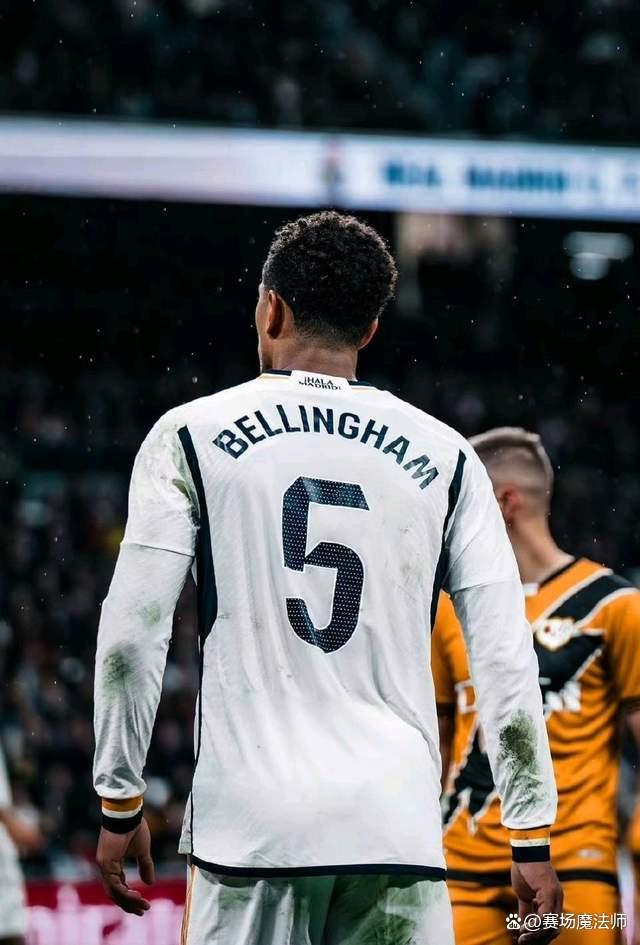 包含奥斯梅恩：尼日利亚锋霸的亿元身价之谜的词条